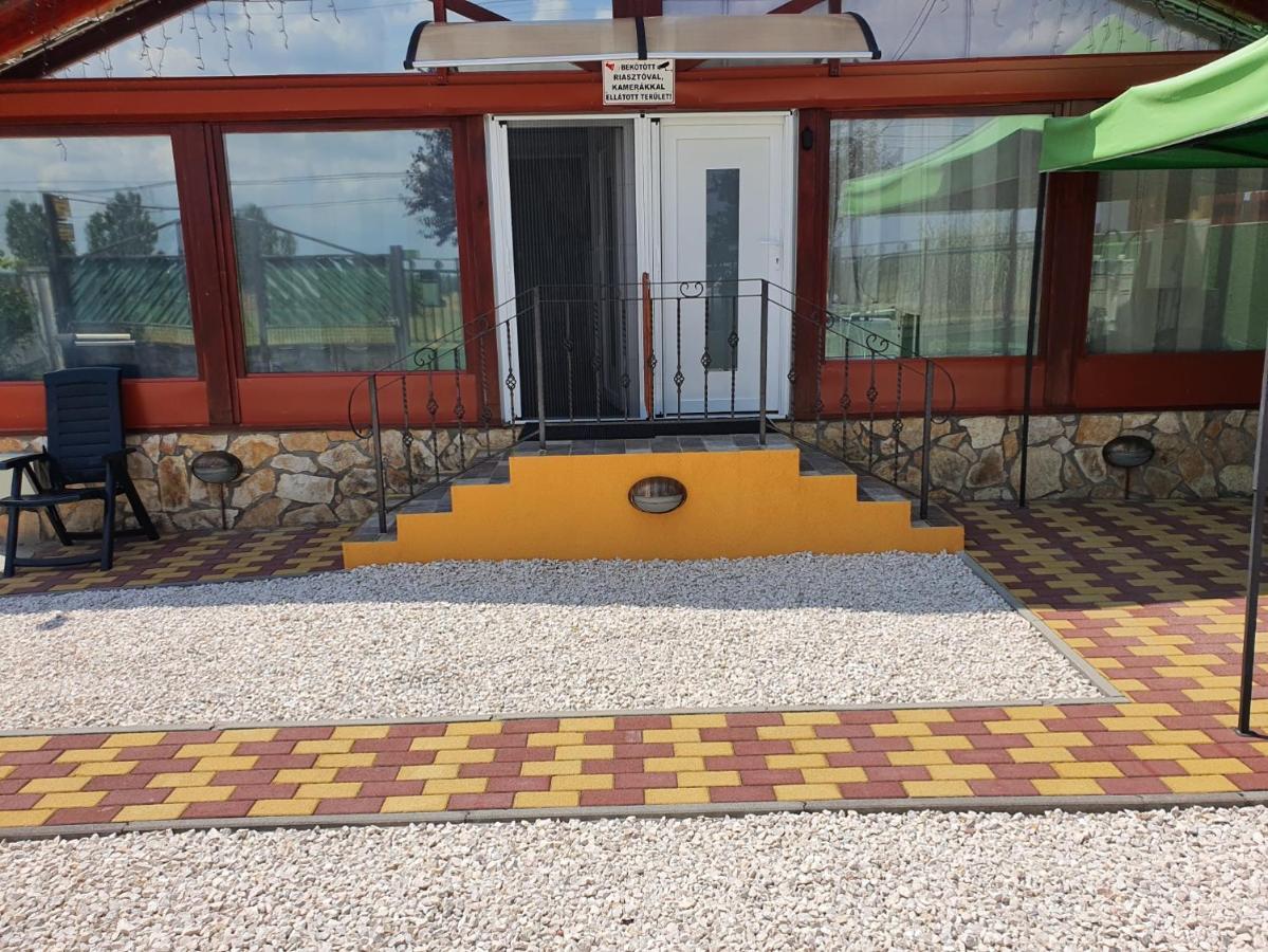 Ferienwohnung Family Friendly Gyál Exterior foto