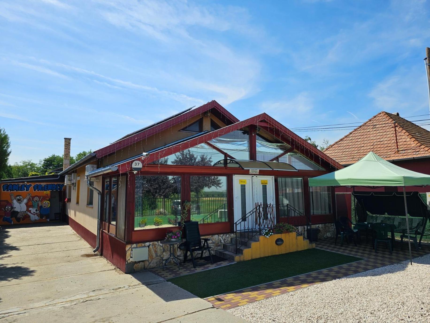 Ferienwohnung Family Friendly Gyál Exterior foto